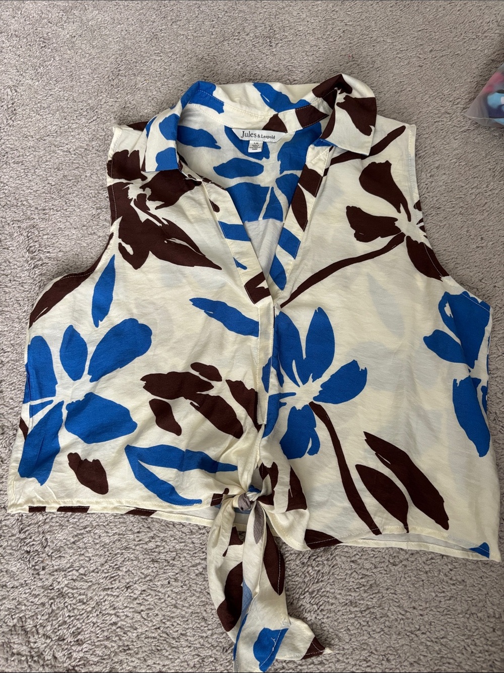 Jules & Leopard sleeveless v-neck blouse with tie front NWOT